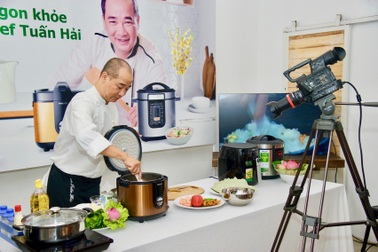 Nấu món Tết ngon khỏe với bí quyết từ Masterchef Tuấn Hải