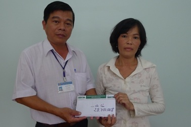 Hơn 28 triệu đồng đến với gia đình chị Nguyễn Thị Cúc