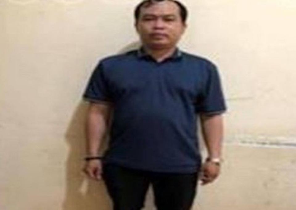 Khởi tố người làm giả con dấu, tự xưng là trung tướng công an - 1 Khởi tố người làm giả con dấu, tự xưng là trung tướng công an - 1