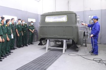 Tập huấn sơn xe tăng thiết giáp tham gia diễu binh dịp Quốc khánh 2/9