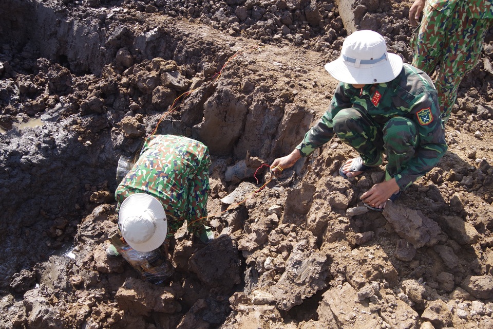 Hủy nổ gần hai tấn đạn, đầu đạn sót lại sau chiến tranh - 2 Hủy nổ gần hai tấn đạn, đầu đạn sót lại sau chiến tranh - 2