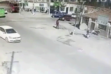 Tai nạn kinh hoàng khi xe tải mất phanh