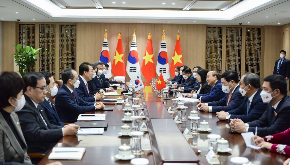 Hàn Quốc bắn đại bác chào mừng Chủ tịch nước Nguyễn Xuân Phúc - 5 Hàn Quốc bắn đại bác chào mừng Chủ tịch nước Nguyễn Xuân Phúc - 5