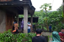 Người đàn ông tá hỏa phát hiện thi thể người phụ nữ đang phân hủy trong nhà