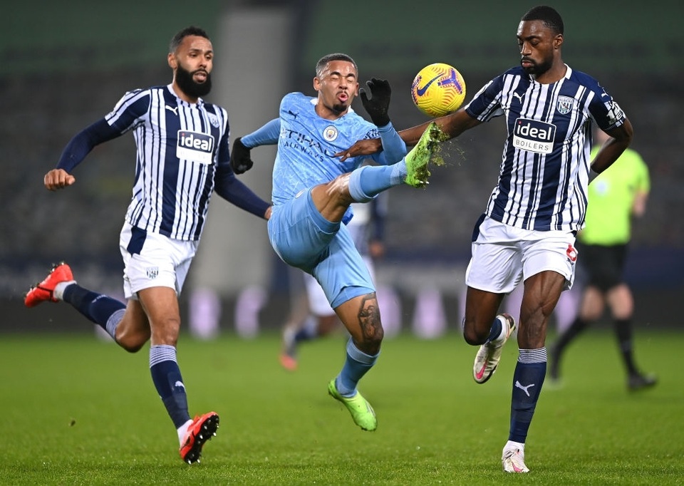 Thắng West Brom 5 sao, Man City vượt lên trên Man Utd - 4 Thắng West Brom 5 sao, Man City vượt lên trên Man Utd - 4