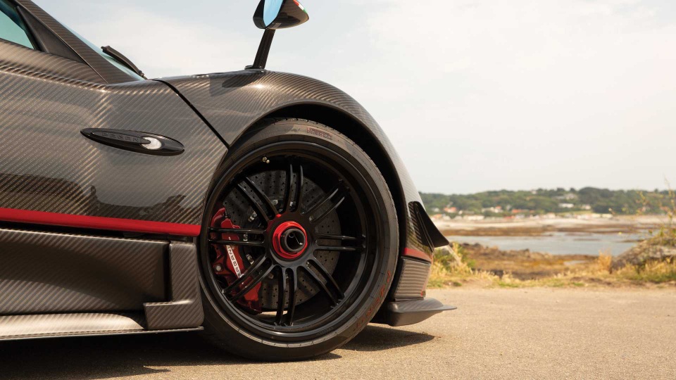 Pagani Zonda Aether – Dành cho những người “biết chơi”, nhưng phải có tiền - 8 Pagani Zonda Aether – Dành cho những người “biết chơi”, nhưng phải có tiền - 8