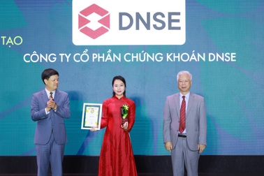DNSE tiếp tục vào "Top 10 thương hiệu mạnh - tiên phong đổi mới sáng tạo"