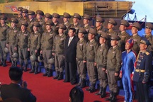 Triều Tiên kêu gọi binh sĩ bảo vệ ông Kim Jong-un bằng "cả mạng sống"