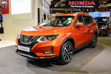 Đầu tháng 12, giá xe ô tô tiếp tục giảm sâu