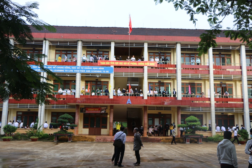 Đắk Nông: Xét đặc cách tốt nghiệp cho thí sinh có bố qua đời trước ngày thi - 1 Đắk Nông: Xét đặc cách tốt nghiệp cho thí sinh có bố qua đời trước ngày thi - 1