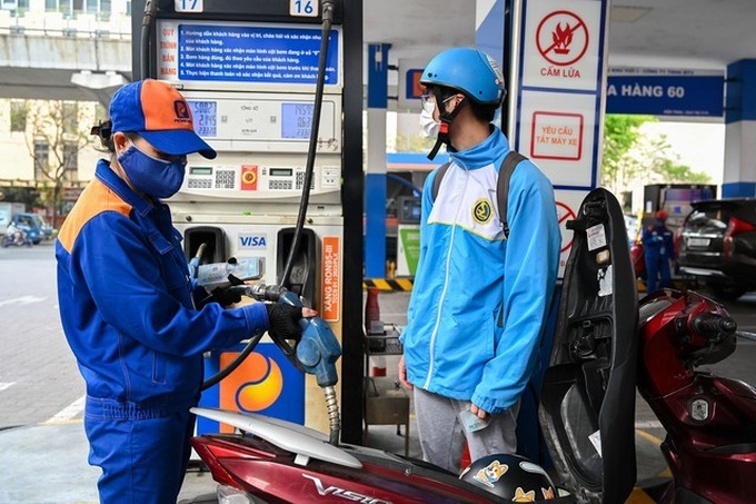 Giá xăng dầu tiếp tục tăng mạnh từ 15h ngày 21/8.