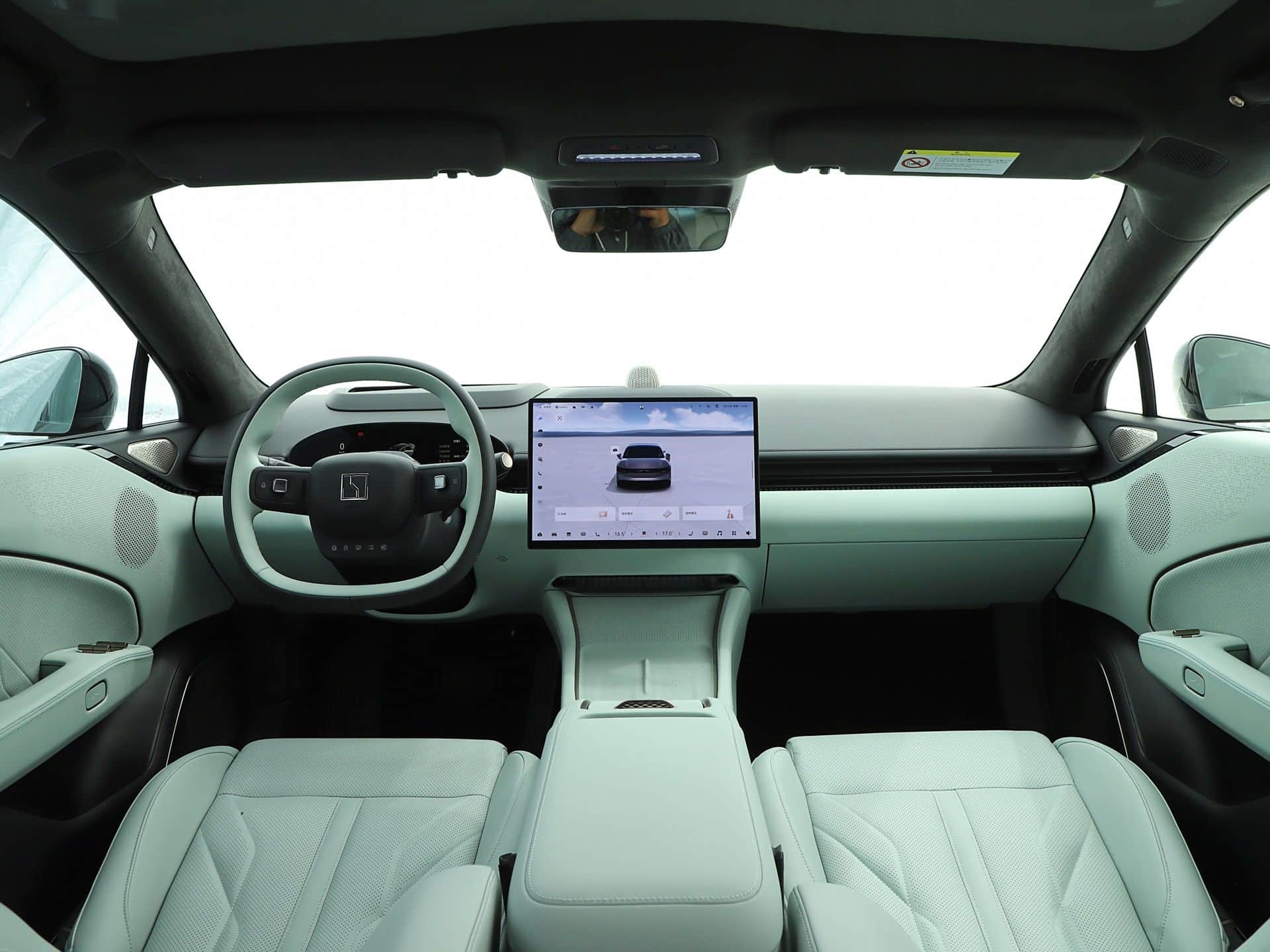 Kinesiskt märke lanserar världens snabbast laddande elbil - 4 Thương hiệu Trung Quốc ra mắt mẫu xe điện sạc nhanh nhất thế giới - 4