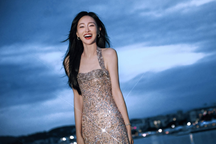 Đường Yên khoe dáng tại Cannes, sắp thoát "kiếp ngủ đông"