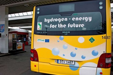 Phát minh thiết bị hoạt động giống lá phổi tạo nhiên liệu sạch từ nước