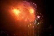 Xem pháo hoa Pháp “kể chuyện” tình yêu 