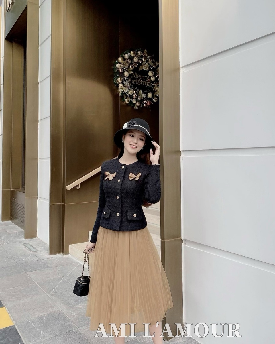 Ami Lamour: Nét chấm phá mới trong làng thời trang khiến các quý cô điên đảo - 2 Ami Lamour: Nét chấm phá mới trong làng thời trang khiến các quý cô điên đảo - 2