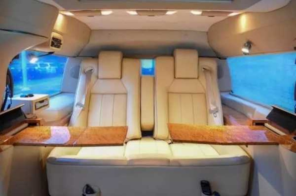 Bị thất sủng, chiếc SUV 6 cửa chống đạn của Vua Jordan rớt gần 90% giá trị - 7 Bị thất sủng, chiếc SUV 6 cửa chống đạn của Vua Jordan rớt gần 90% giá trị - 7