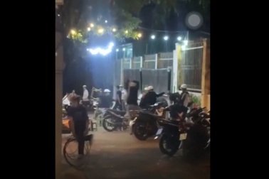 Làm rõ vụ học sinh, thanh thiếu niên hỗn chiến ở quán nhậu vỉa hè