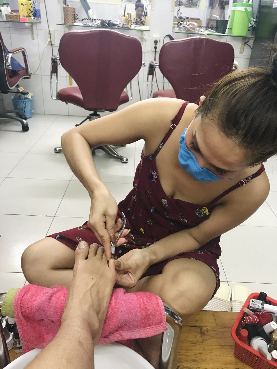 Khách chi li vì Covid-19, thu nhập từ tiền boa cũng... liêu xiêu - 2 Khách chi li vì Covid-19, thu nhập từ tiền boa cũng... liêu xiêu - 2