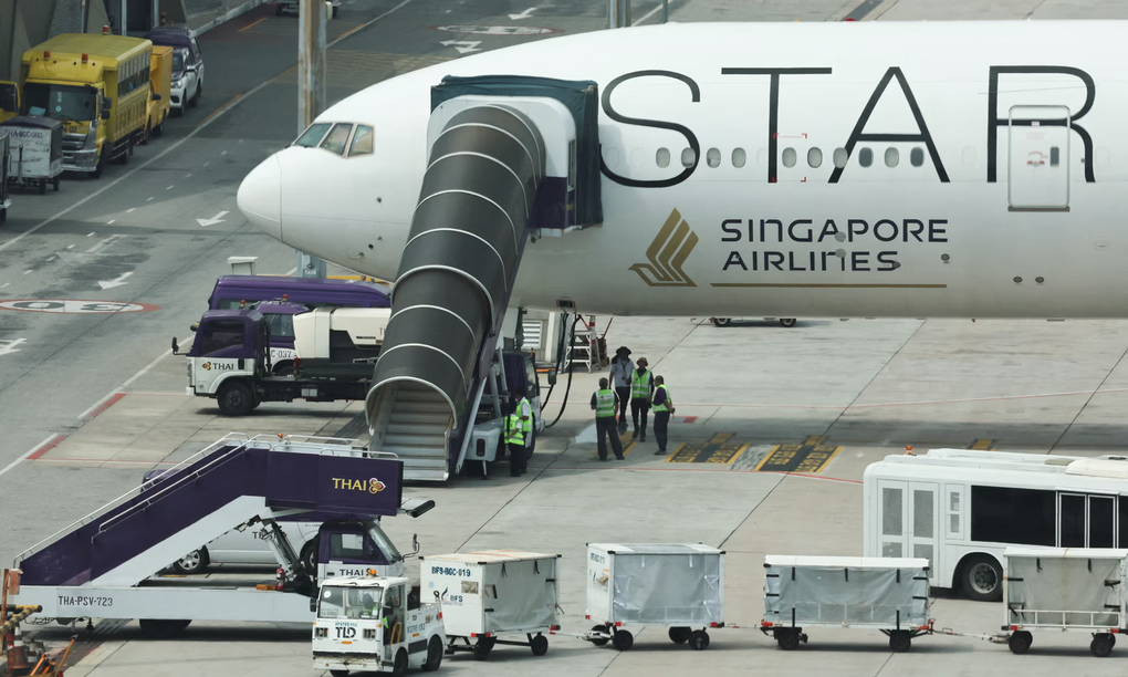 Thủ tướng Singapore cam kết điều tra kỹ sự cố nhiễu động máy bay - 1 Thủ tướng Singapore cam kết điều tra kỹ sự cố nhiễu động máy bay - 1