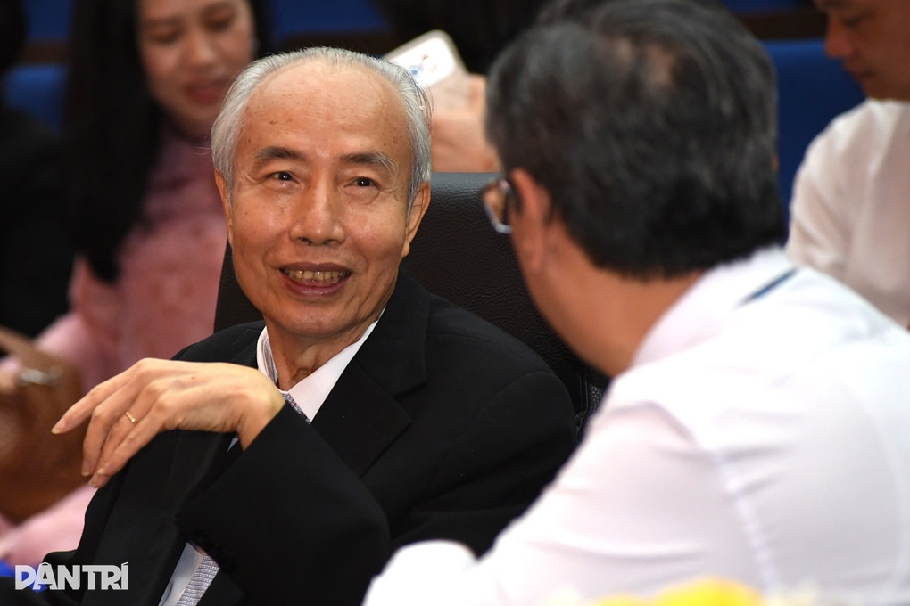 Lãnh đạo Đảng, Nhà nước dự Đại hội thi đua yêu nước TPHCM - 2 Lãnh đạo Đảng, Nhà nước dự Đại hội thi đua yêu nước TPHCM - 2