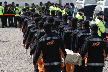 Đắm phà Hàn Quốc: Giận dữ vì liên tiếp sai sót con số