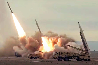 Israel tung đòn sấm sét, Iran choáng váng: Tehran sẽ trả đũa ra sao?