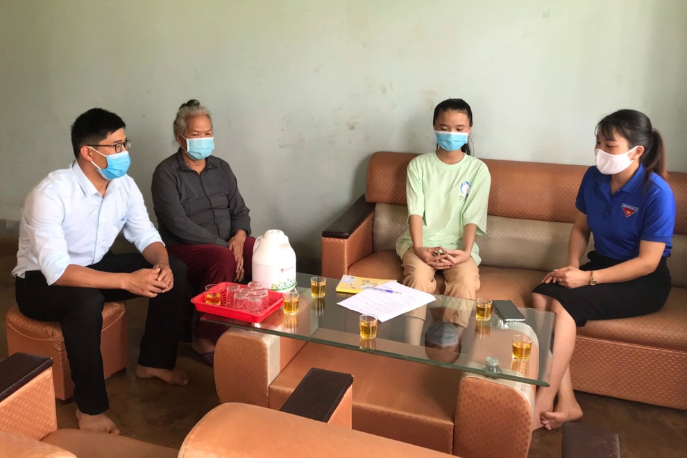 Bạn đọc nâng bước nữ sinh nghèo vào giảng đường đại học - 3 Bạn đọc nâng bước nữ sinh nghèo vào giảng đường đại học - 3