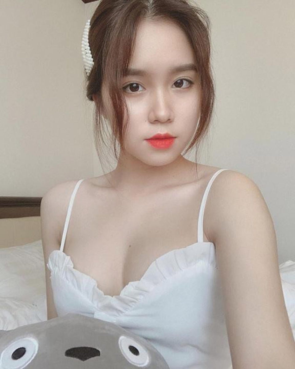 Hot girl có nụ cười tỏa nắng từng “gây bão” 2 năm trước giờ ra sao? - 3 Hot girl có nụ cười tỏa nắng từng “gây bão” 2 năm trước giờ ra sao? - 3