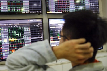 Chứng khoán giảm sau nhiều ngày thăng hoa