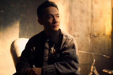 Rapper Tiến Đạt: “Trưởng thành là biết mỉm cười với những dại khờ của mình”