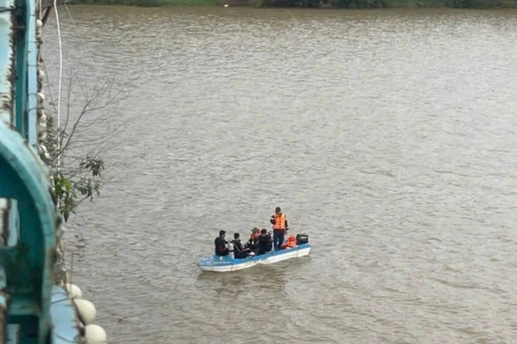 Tình tiết bất ngờ vụ đôi nam nữ nghi nhảy sông ở Quảng Trị - 2 Tình tiết bất ngờ vụ đôi nam nữ nghi nhảy sông ở Quảng Trị - 2