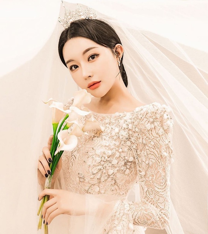 Ấm lòng mùa dịch: Thương hiệu thời trang thi nhau tặng váy cưới, trang sức miễn phí cho các cô dâu - Ảnh 1. Ấm lòng mùa dịch: Thương hiệu thời trang thi nhau tặng váy cưới, trang sức miễn phí cho các cô dâu - Ảnh 1.