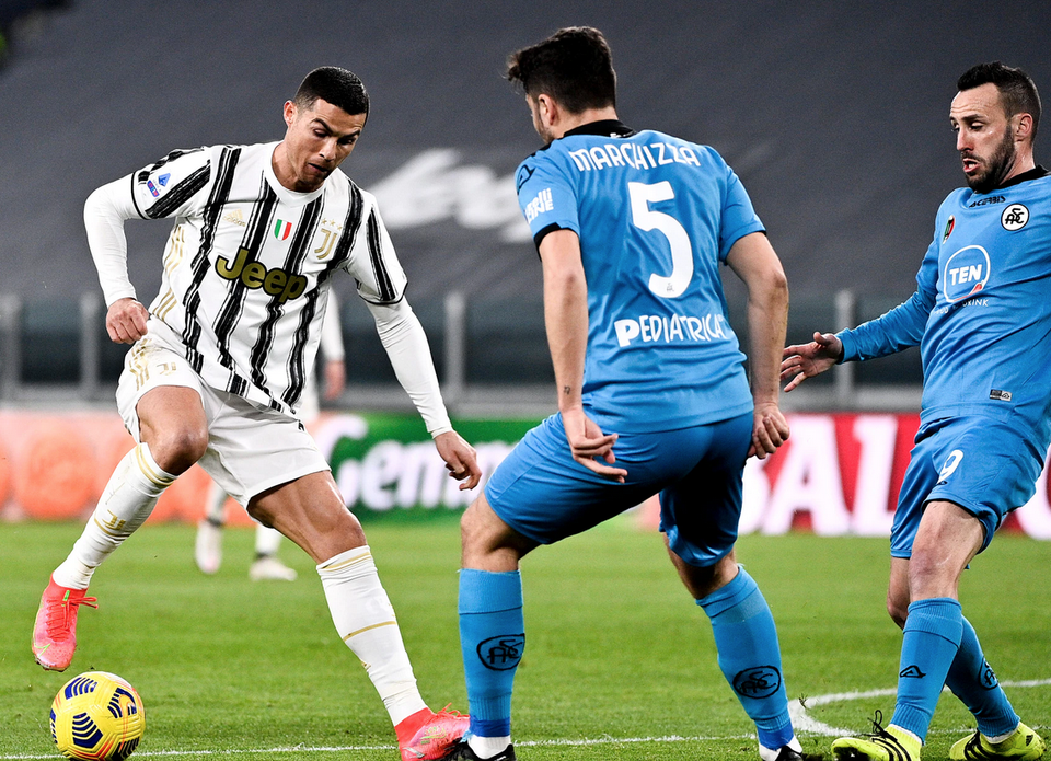 C.Ronaldo lập công, Juventus bám đuổi Inter và AC Milan - 2 C.Ronaldo lập công, Juventus bám đuổi Inter và AC Milan - 2