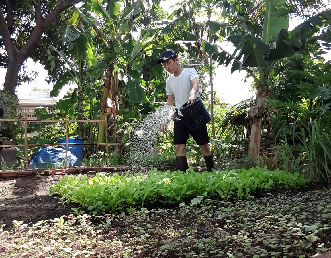 Chàng trai Tây Nguyên làm khu vườn bình yên, ngập tràn hoa thơm trái ngọt - 7 Chàng trai Tây Nguyên làm khu vườn bình yên, ngập tràn hoa thơm trái ngọt - 7