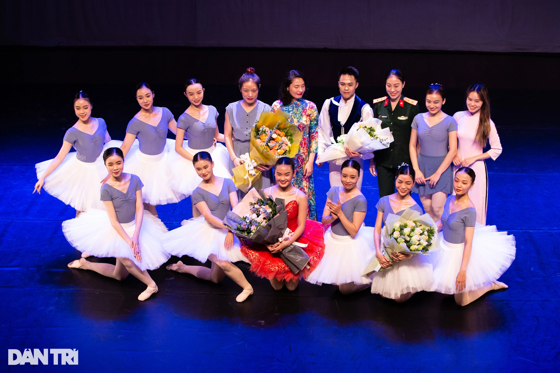 Ngắm nữ sinh trường Múa biểu diễn ballet trong kỳ thi tốt nghiệp - 17 Ngắm nữ sinh trường Múa biểu diễn ballet trong kỳ thi tốt nghiệp - 17