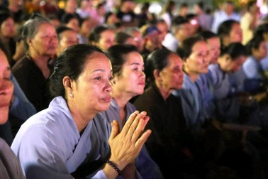 Cố đô Hoa Lư lung linh trong đêm hội hoa đăng cầu quốc thái dân an