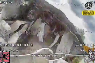 Ukraine UAV bám đuôi, đột kích tổ hợp phòng không 17 tấn của Nga