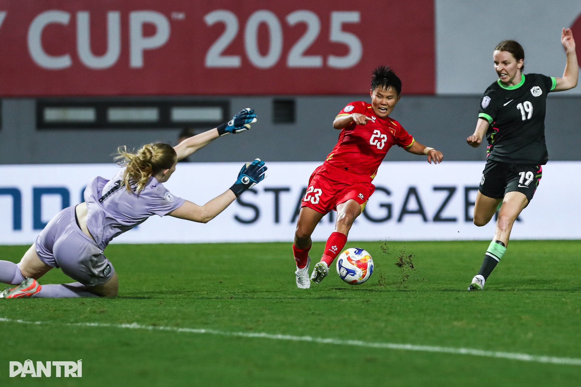 Chênh lệch thể hình, đội tuyển nữ Việt Nam lép vế hoàn toàn trước Australia - 9