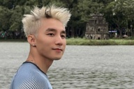 Khoảnh khắc Sơn Tùng M-TP chạy bộ ở Hồ Gươm gây sốt với người hâm mộ