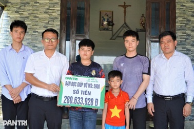 Bốn anh em mồ côi được bạn đọc giúp đỡ hơn 300 triệu đồng