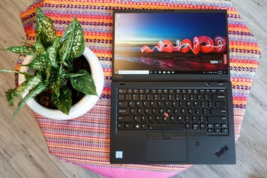 Đập hộp ThinkPad X1 Carbon Gen 6 giá 41,9 triệu đồng