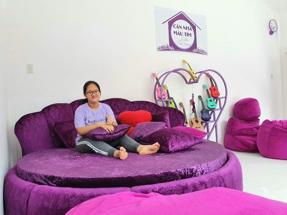Căn nhà màu tím độc nhất miền Tây - 8 Căn nhà màu tím độc nhất miền Tây - 8