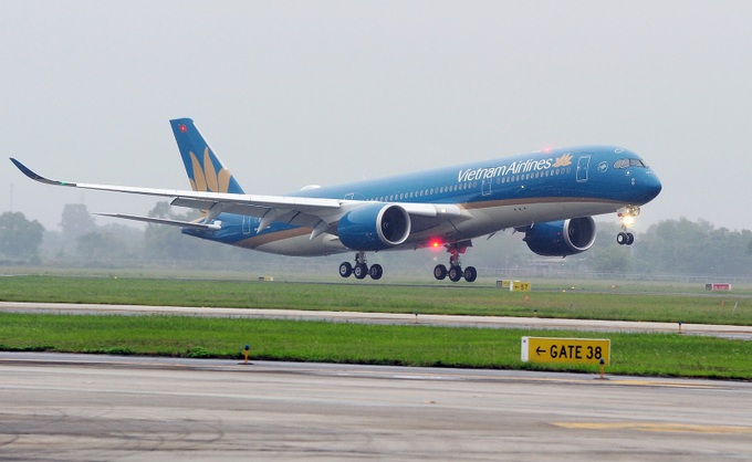 Vietnam Airlines group điều chỉnh khai thác do ảnh hưởng của bão số 12 - Ảnh 1.