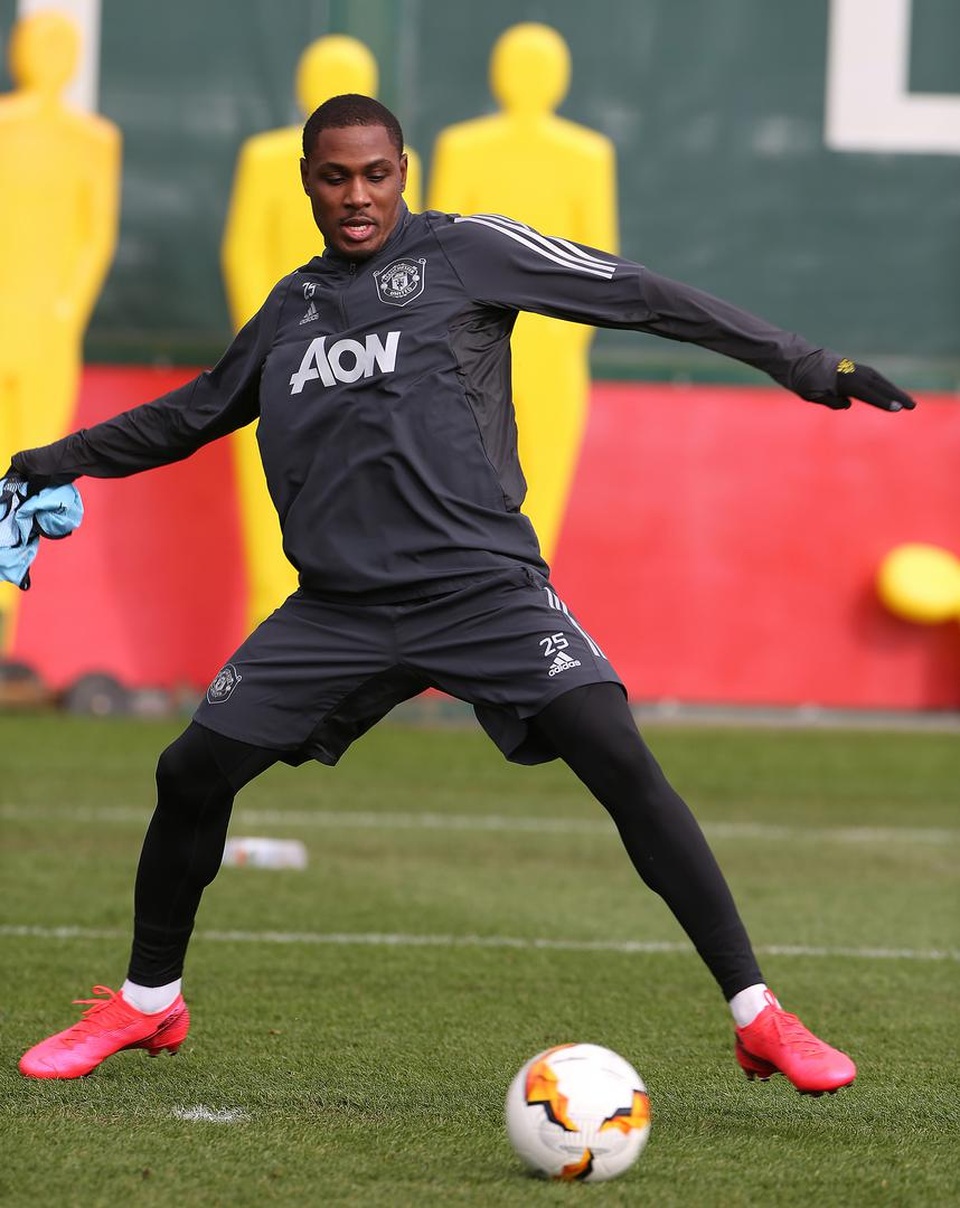 Man Utd tập rất sung trước giờ lên đường sang Áo - 13 Man Utd tập rất sung trước giờ lên đường sang Áo - 13