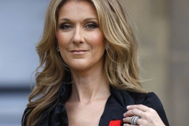 Celine Dion mang bầu ở tuổi 41