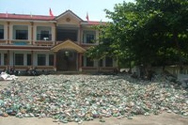 Biến sân công sở thành… “bãi rác” lưu động   