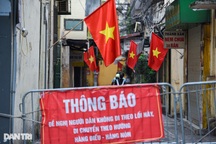 Tuần qua: Lễ Quốc khánh giữa sóng dịch, Hà Nội phân vùng giãn cách