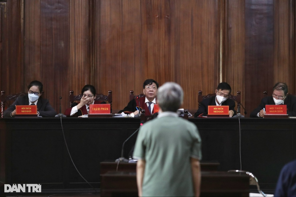 Ông Tất Thành Cang: Bị cáo làm mọi việc không vì mục đích cá nhân - 1 Ông Tất Thành Cang: Bị cáo làm mọi việc không vì mục đích cá nhân - 1