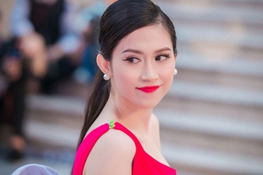 Báo nước ngoài viết gì về khả năng nói tiếng Anh của Hoa hậu Triều Thu?